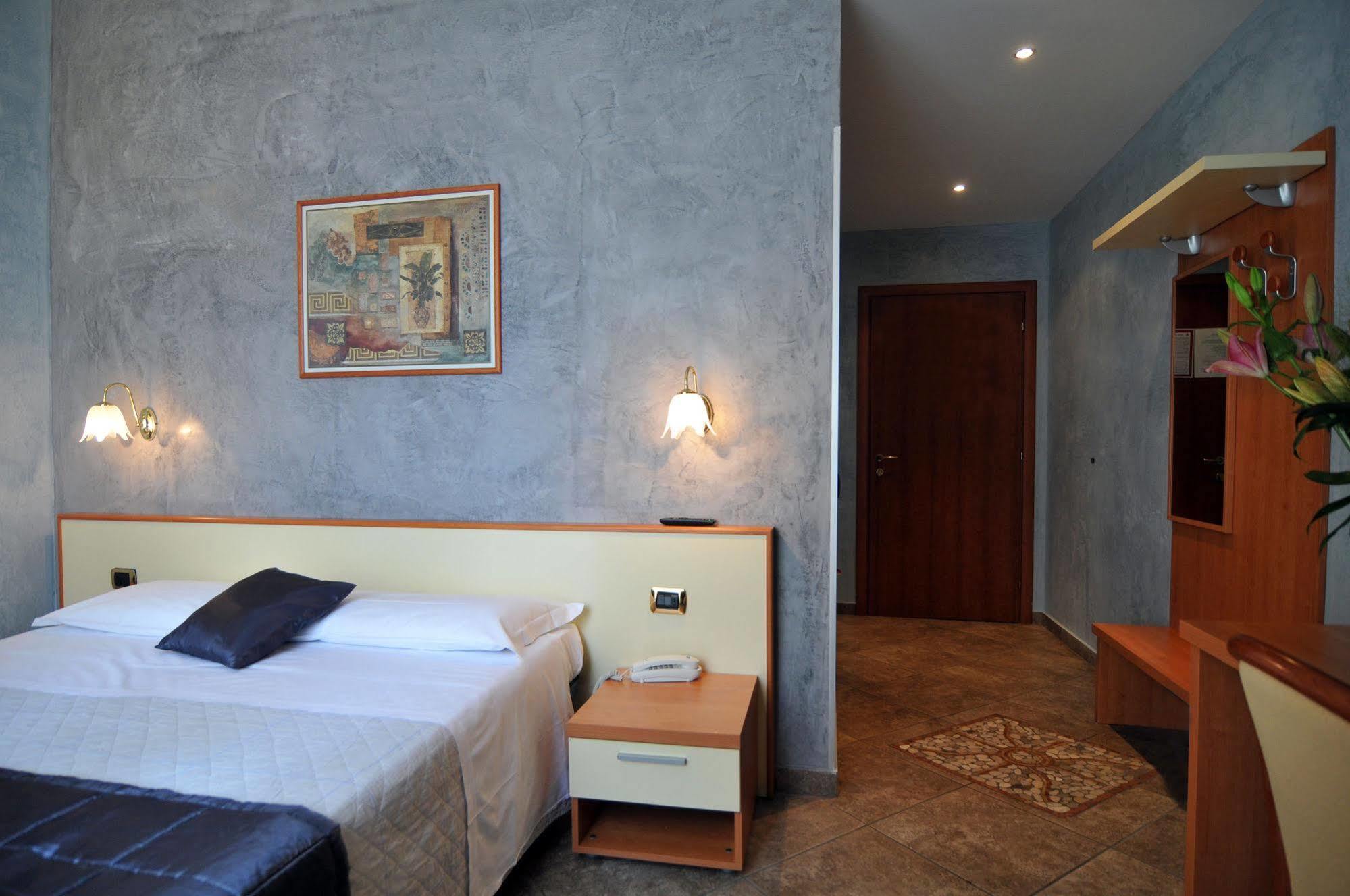 Hotel Angelica Florenz Exterior foto